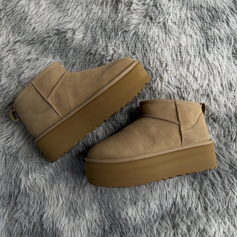 UGG platform Classic Ultra Mini Platform Size 7, … - image 1